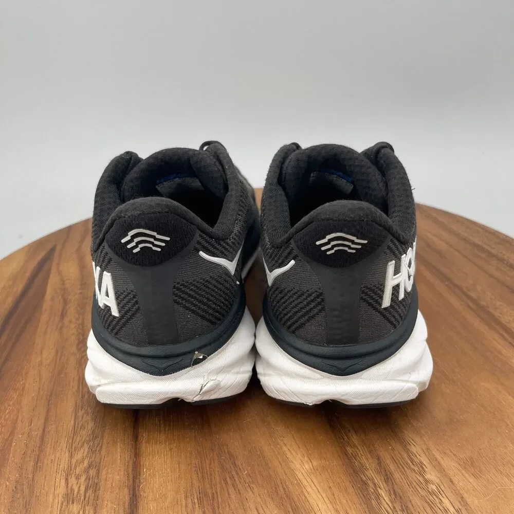 Hoka One One hoka one